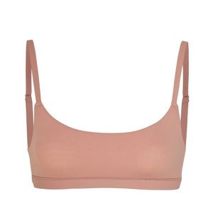 Skims ‘Fits Everybody’ scoop neck bra